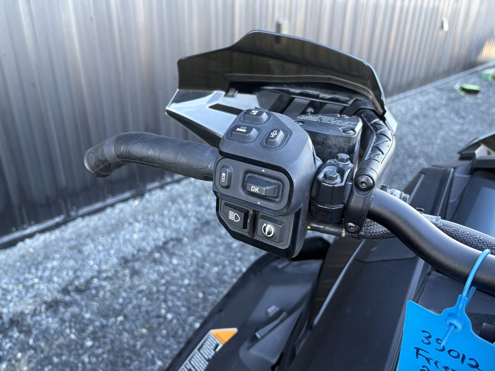 2025 Ski-doo Mxz X-rs W/ Competition Pkg 850 E-tec Turbo R Ripsaw Ii 2-ply 1.25" Shot W/ 10.25" Touchscreen