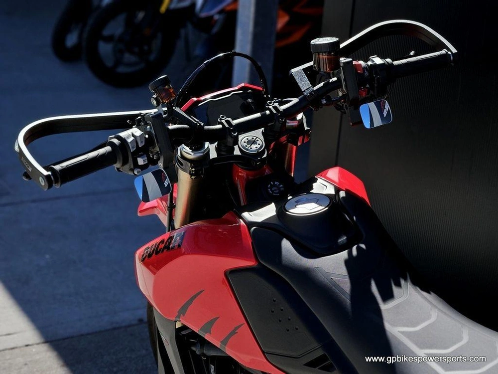 2024 Ducati Hypermotard 698 Mono Ducati Red
