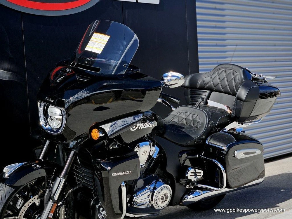 2026 Indian Motorcycle Roadmaster® Powerplus Limited 112 W/powerband A Black Metallic