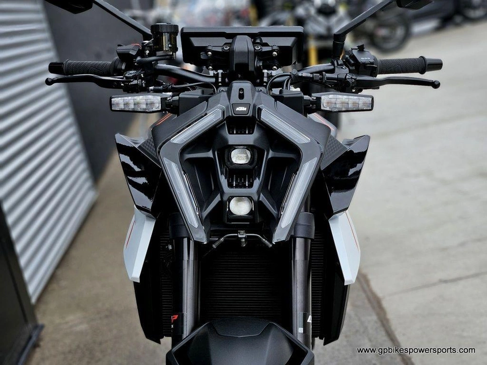 2026 Ktm 990 Duke R