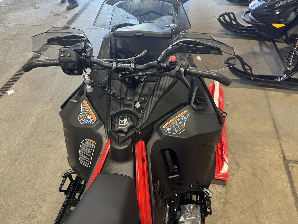 2027 Lynx Rave Re 600rr