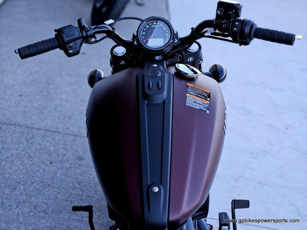 2026 Indian Motorcycle Scout® Bobber Maroon Metallic Smoke