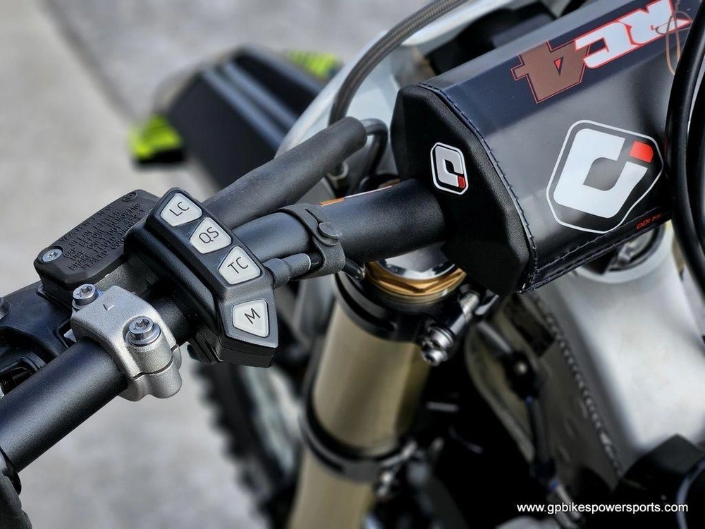 2025 Triumph Tf 450-rc Edition Jet Black/pure White