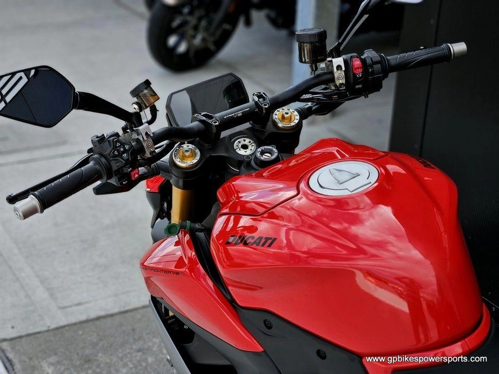 2025 Ducati Streetfighter V2s Ducati Red