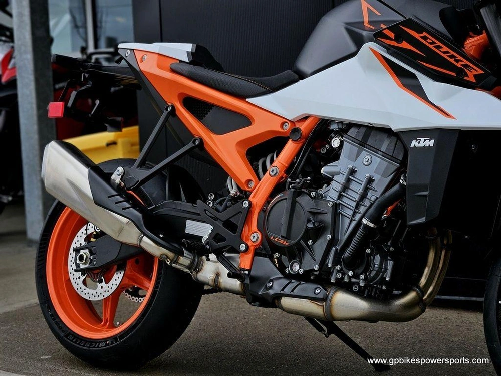 2026 Ktm 990 Duke R