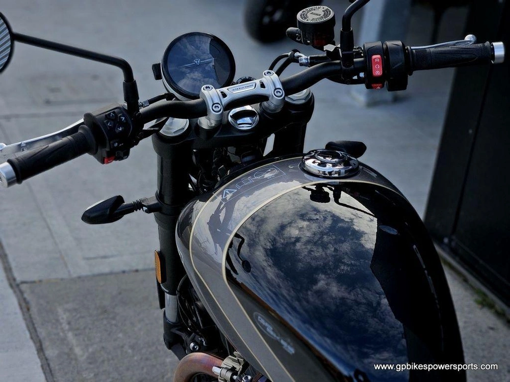 2026 Triumph Speed Twin 900 Phantom Black/aurum Gold Demo
