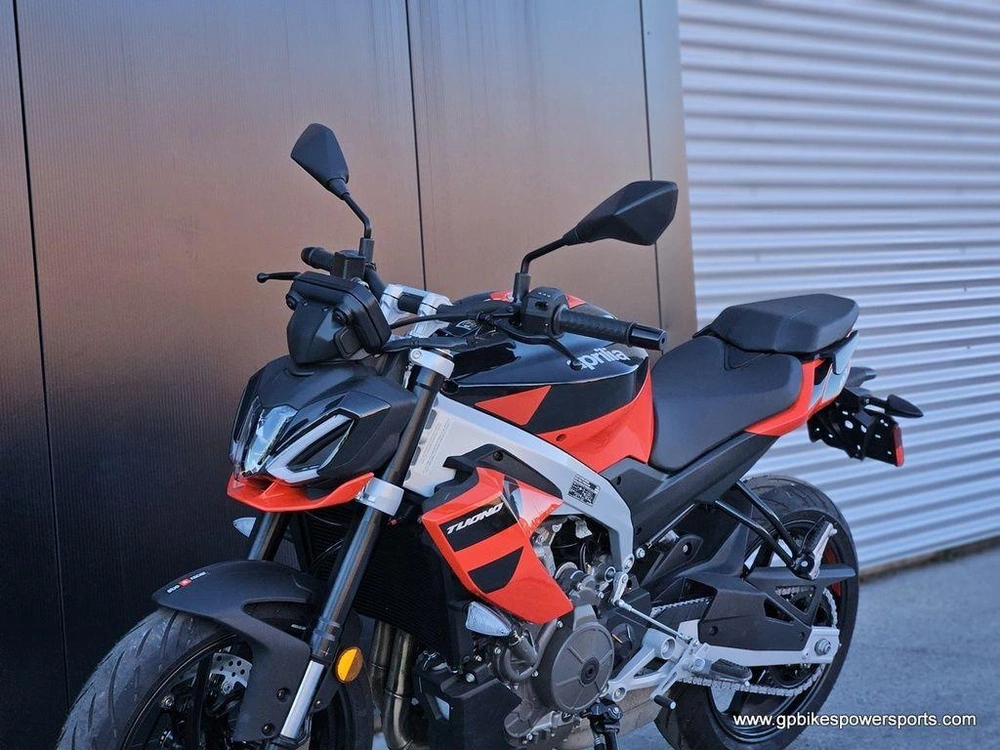 2026 Aprilia Tuono 457