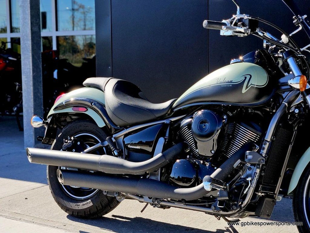 2023 Kawasaki Vulcan 900 Custom