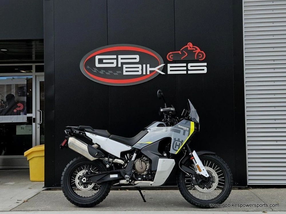 2025 Husqvarna Norden 901