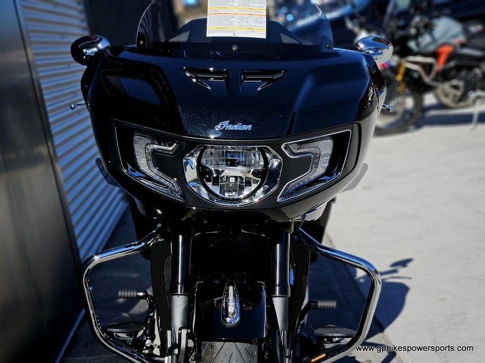 2026 Indian Motorcycle Challenger® Limited 112 W/powerband Audio Black Metallic