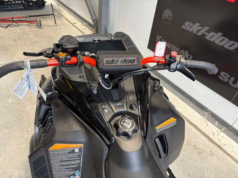Ski-doo Freeride 147 850 E-tec Powdermax X-light 3.0'' Shot W/ 10.25'' Touchscreen 2027
