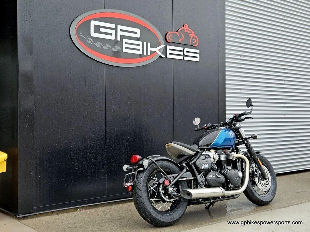 2026 Triumph Bonneville Bobber Interstellar Blue