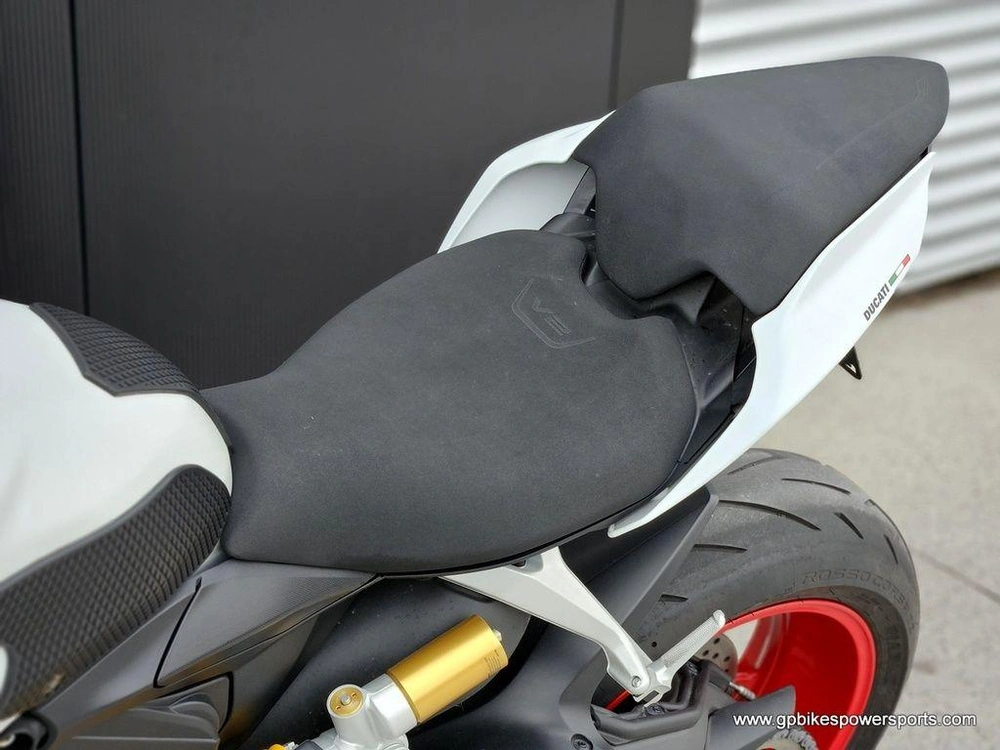 2021 Ducati Panigale V2 White Rosso Livery