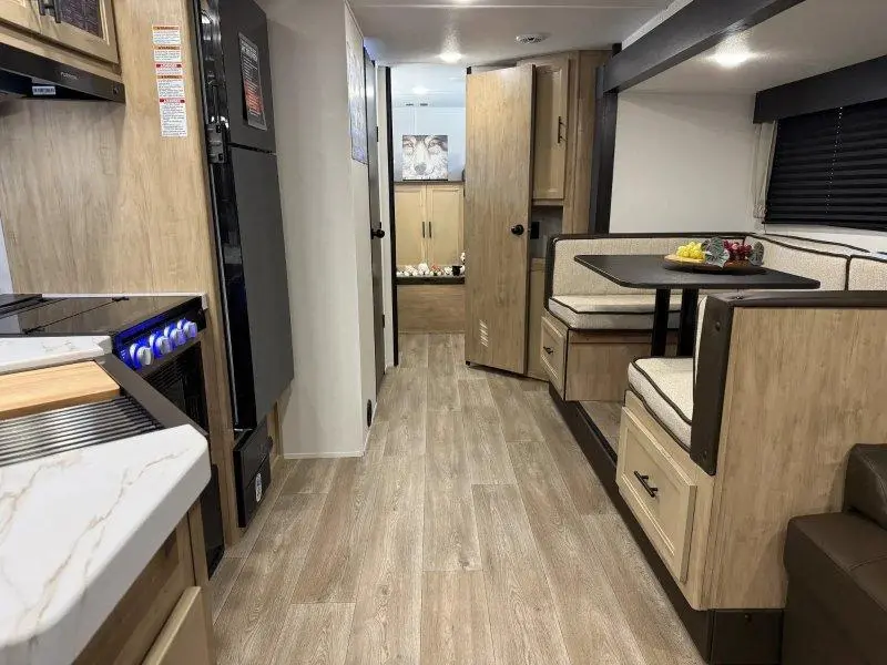 Cherokee Grey Wolf 28 Qbh 2027