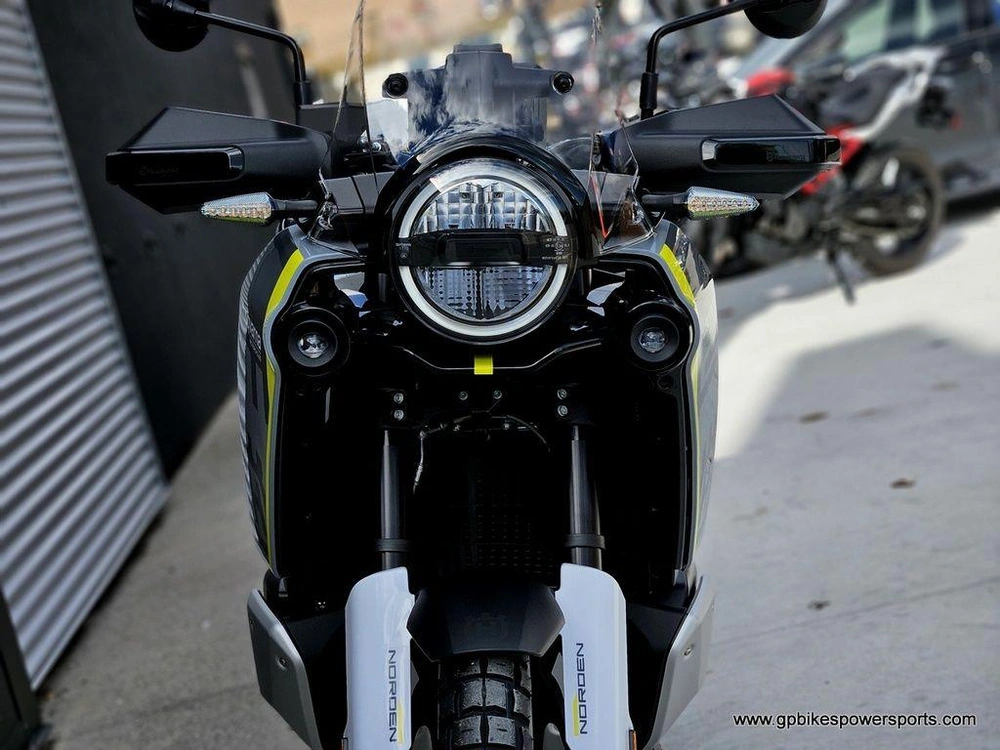 2025 Husqvarna Norden 901