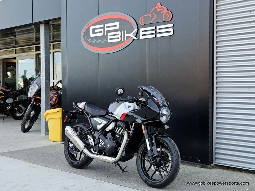 2026 Triumph Thruxton 400 Black/silver
