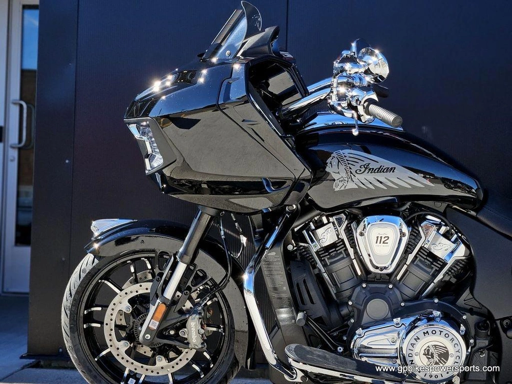 2026 Indian Motorcycle Challenger® Limited 112 W/powerband Audio Black Metallic