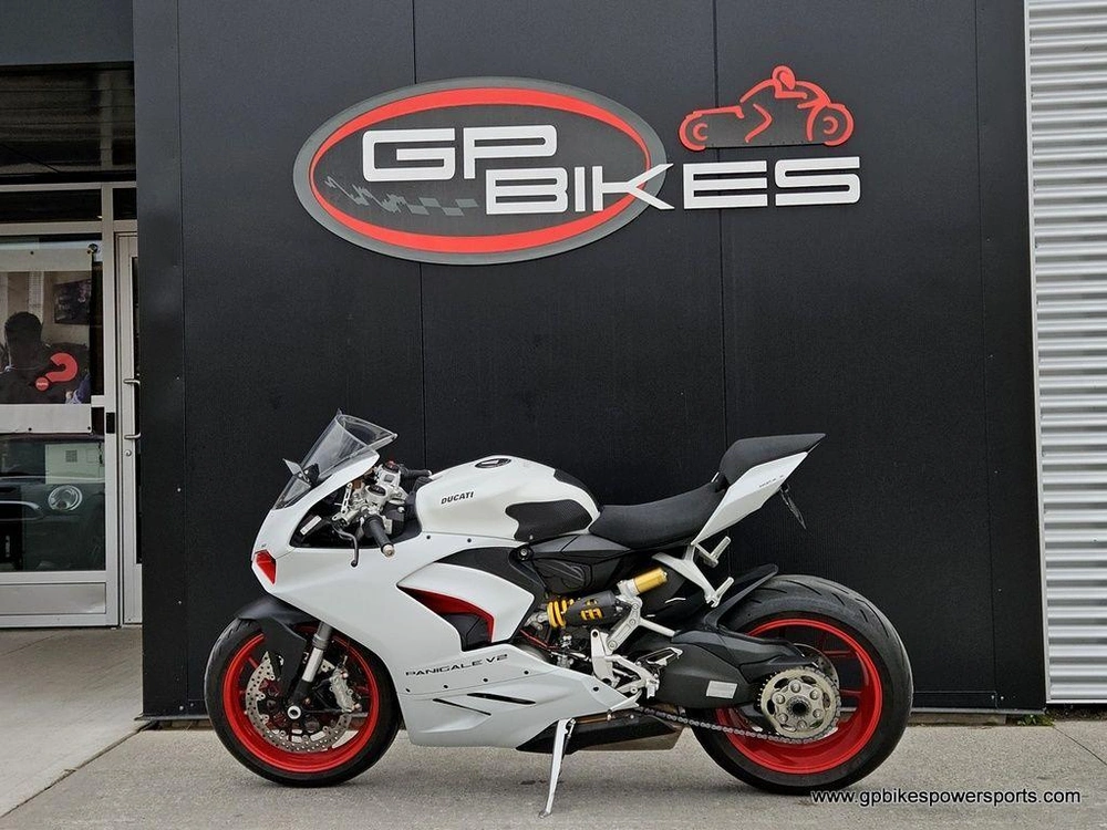 2021 Ducati Panigale V2 White Rosso Livery