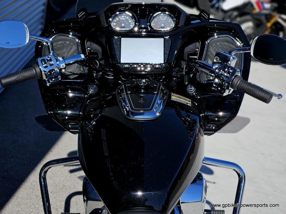 2026 Indian Motorcycle Challenger® Limited 112 W/powerband Audio Black Metallic