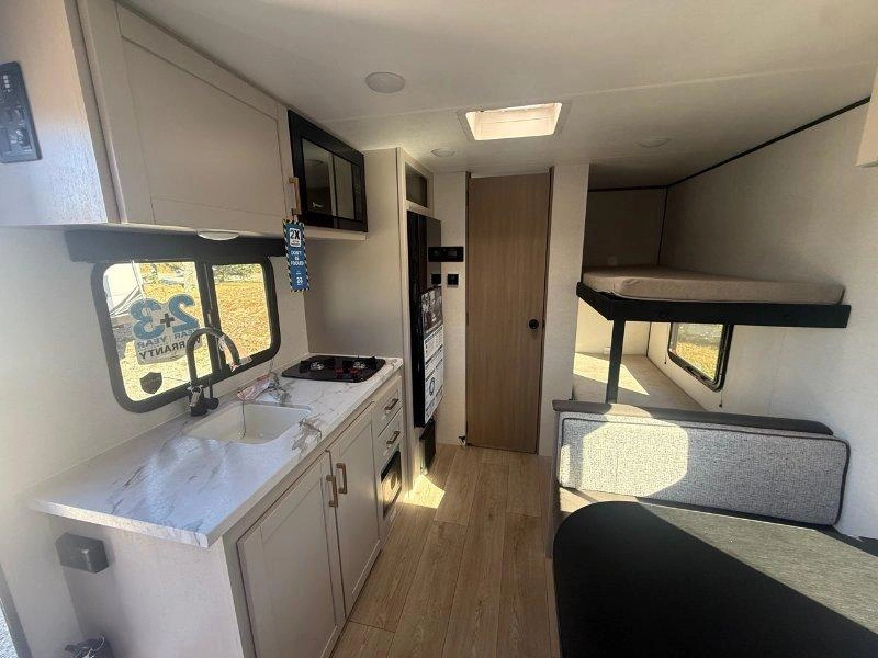 Jayco Jay Feather 17bhsl 2027