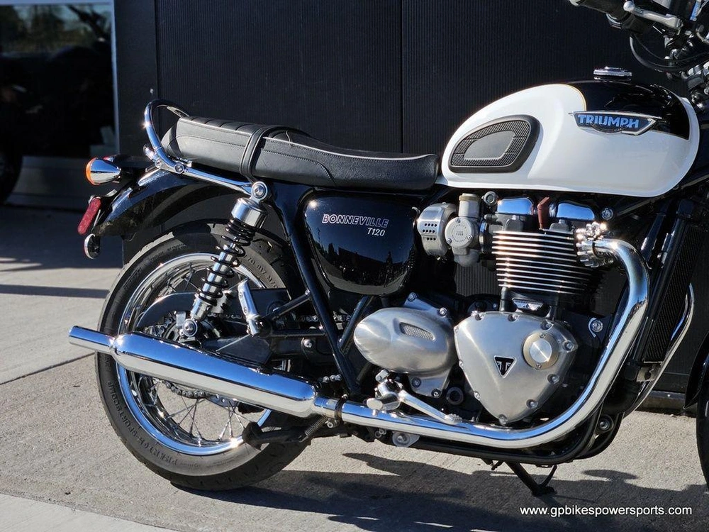 2016 Triumph Bonneville T120 Jet Black Pure White