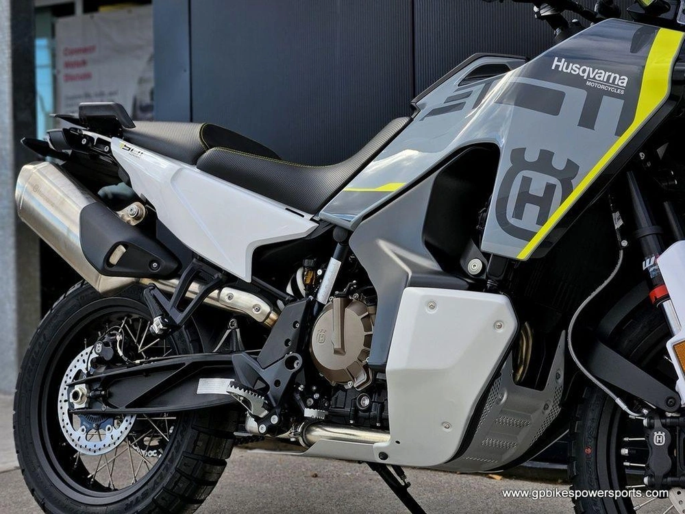 2025 Husqvarna Norden 901