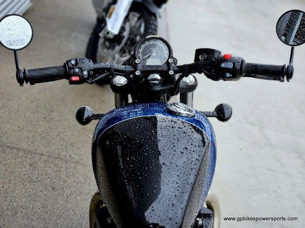 2026 Triumph Bonneville Bobber Interstellar Blue
