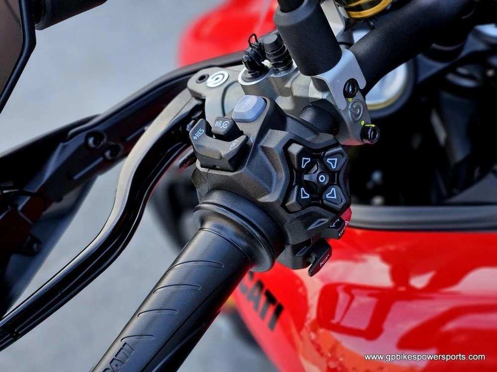 2026 Ducati Hypermotard V2