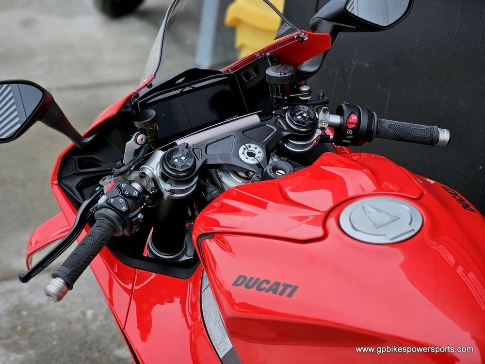 2026 Ducati Panigale V4 Red