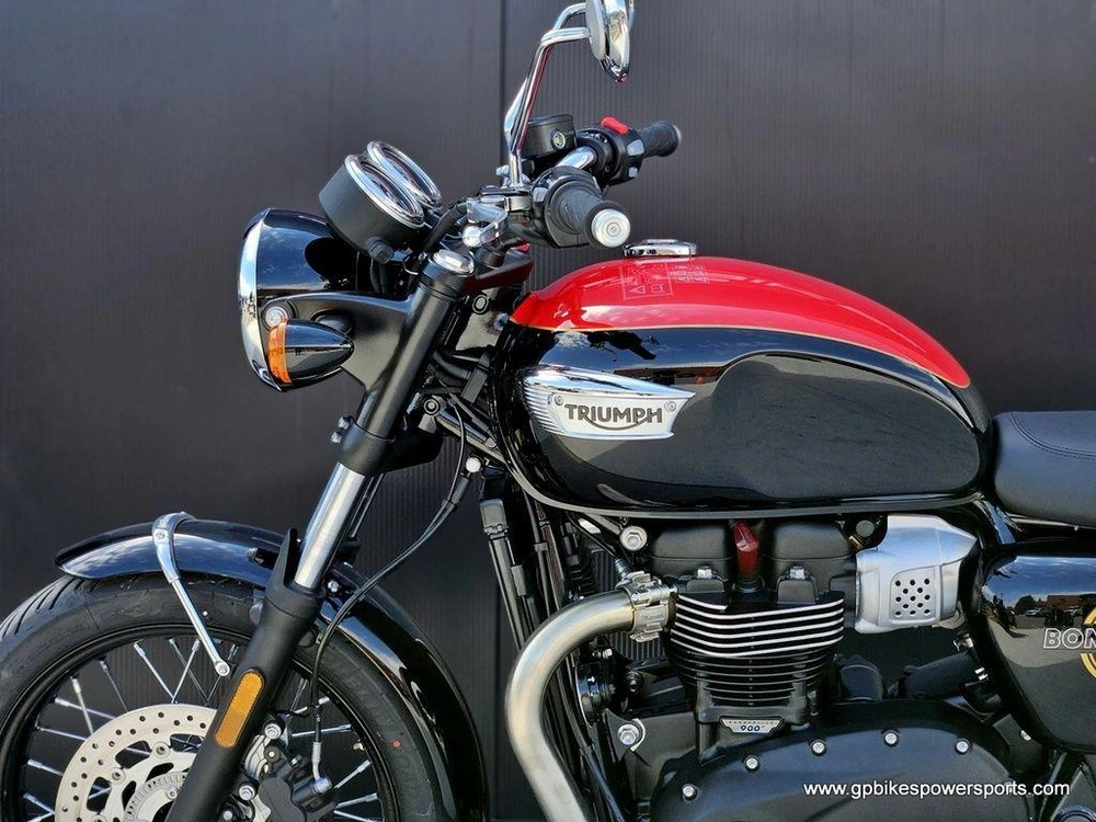 2026 Triumph Bonneville T100 Jet Black
