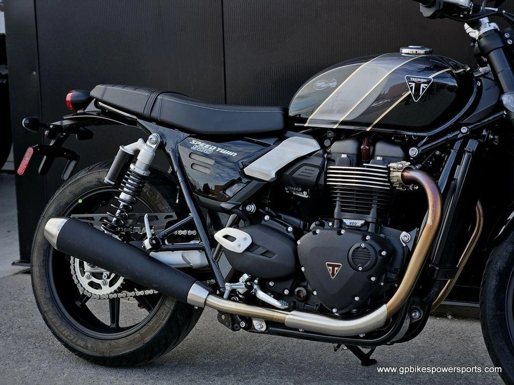 2026 Triumph Speed Twin 900 Phantom Black/aurum Gold