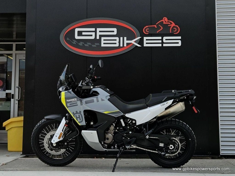 2025 Husqvarna Norden 901