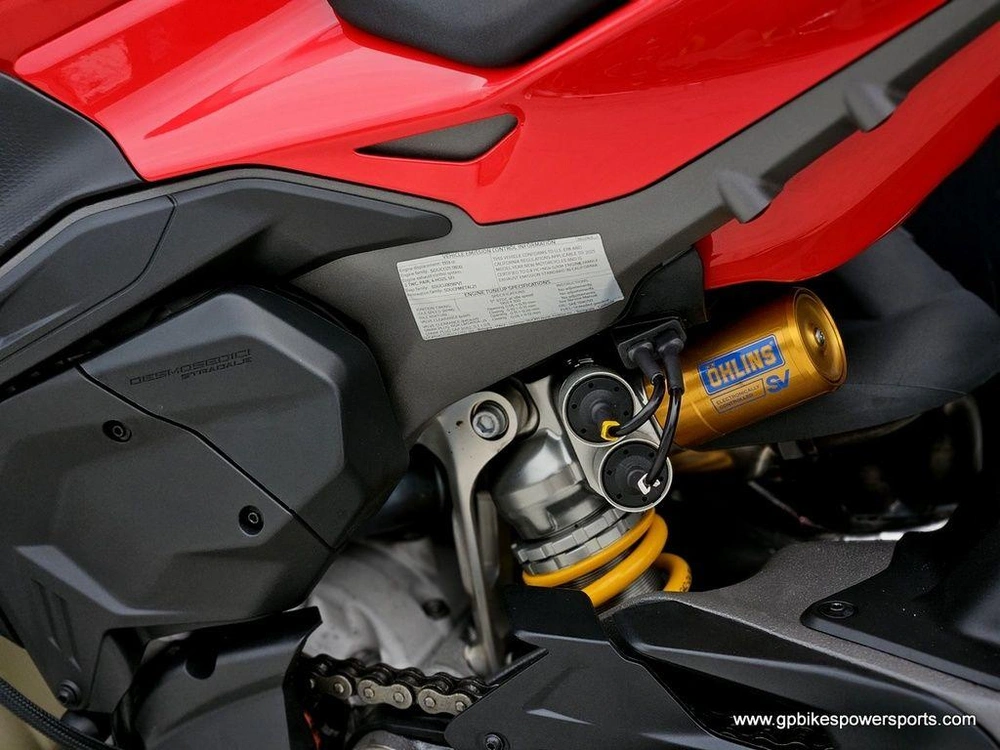 2025 Ducati Streetfighter V4 S Ducati Red