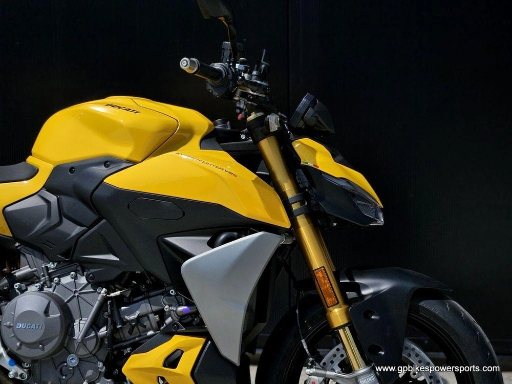 2026 Ducati Streetfighter V2 S Yellow