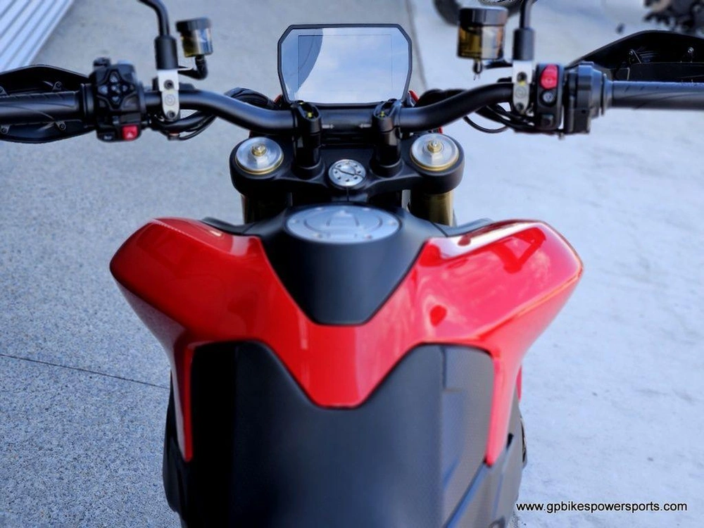 2026 Ducati Hypermotard V2