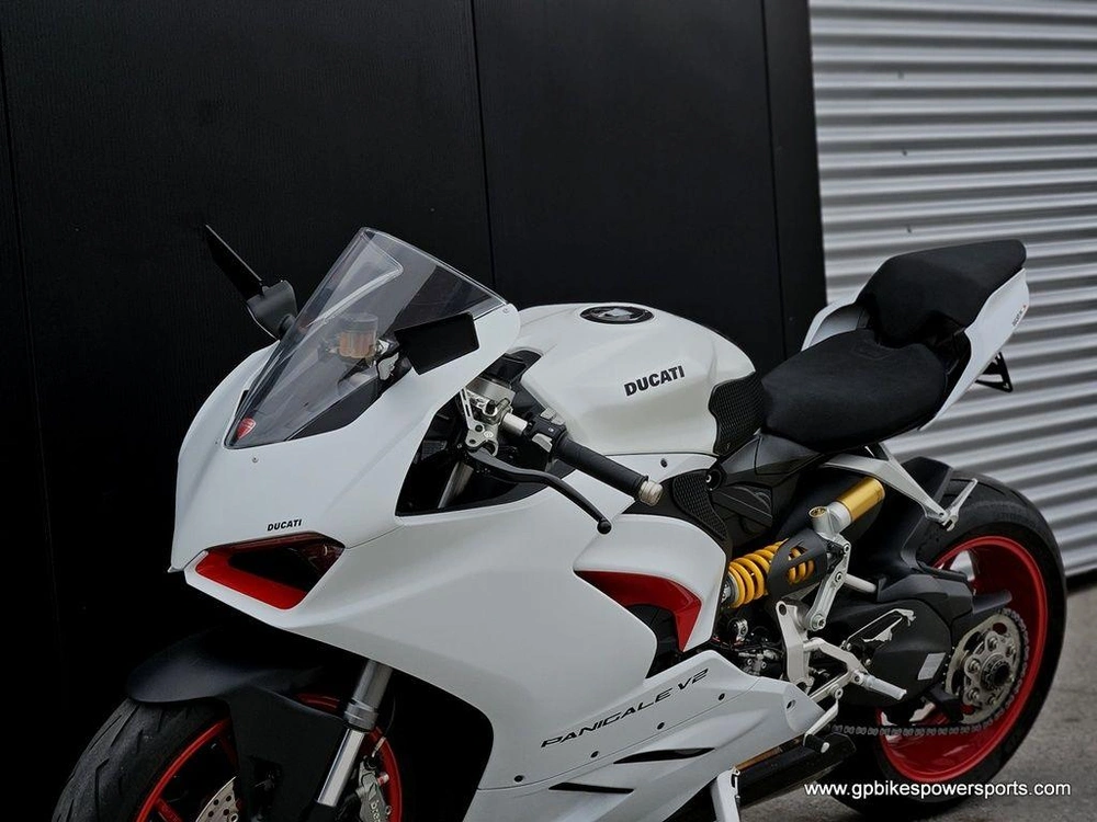 2021 Ducati Panigale V2 White Rosso Livery
