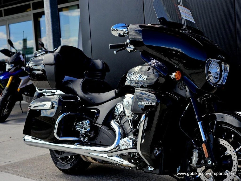 2026 Indian Motorcycle Roadmaster® Powerplus Limited 112 W/powerband A Black Metallic