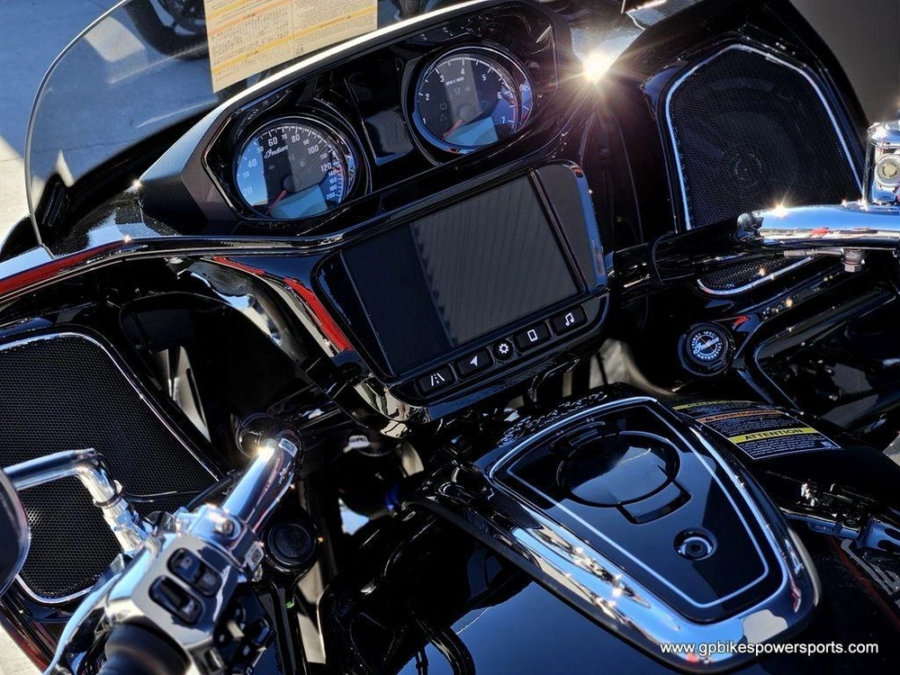 2026 Indian Motorcycle Challenger® Limited 112 W/powerband Audio Black Metallic