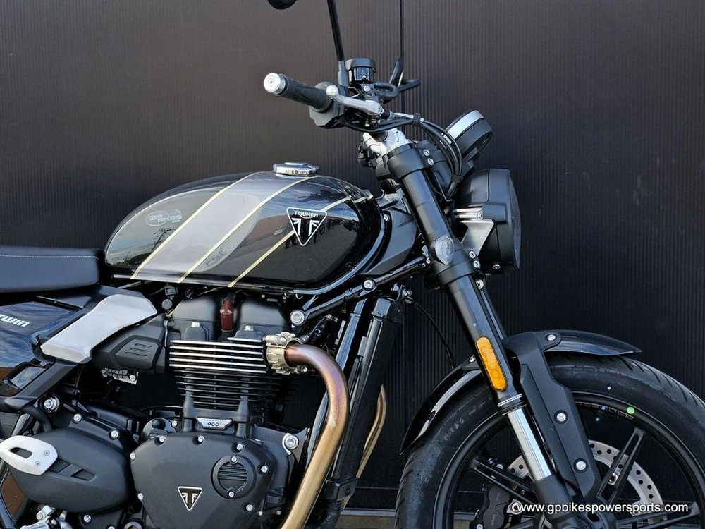 2026 Triumph Speed Twin 900 Phantom Black/aurum Gold Demo