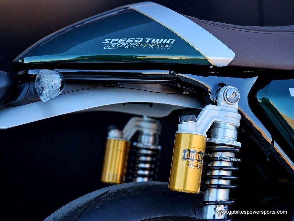 2027 Triumph Speed Twin 1200 Cafe Racer Aluminium Silver/competition Green