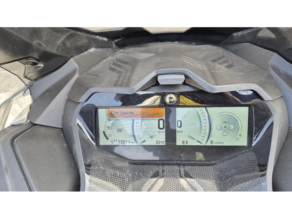 2023 Ski-doo Sm Ren Xrs 9atr Rd Vip 23