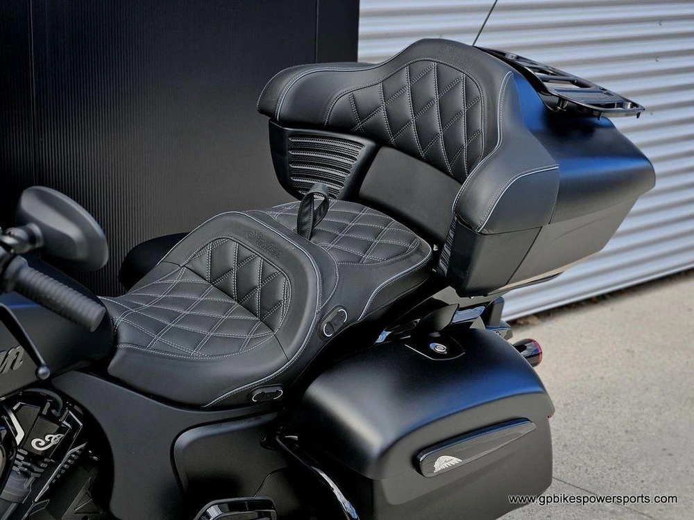 2026 Indian Motorcycle Roadmaster® Powerplus Dark Horse® 112 Black Smoke