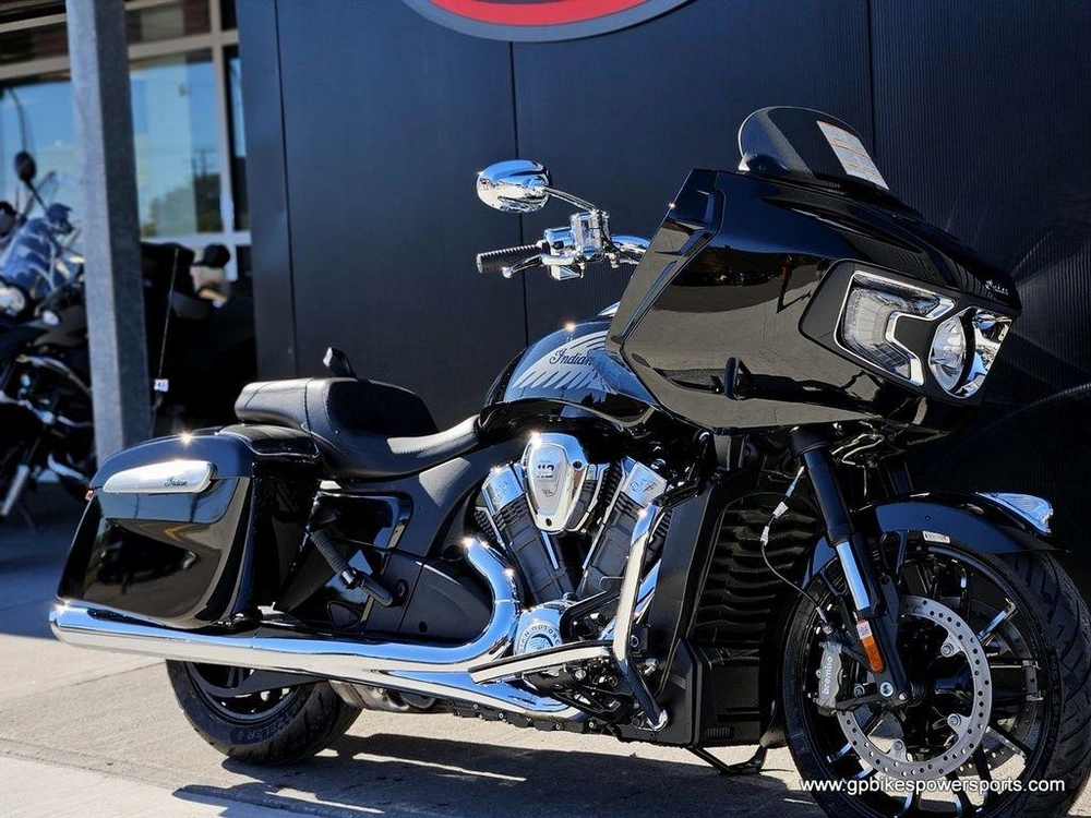 2026 Indian Motorcycle Challenger® Limited 112 W/powerband Audio Black Metallic