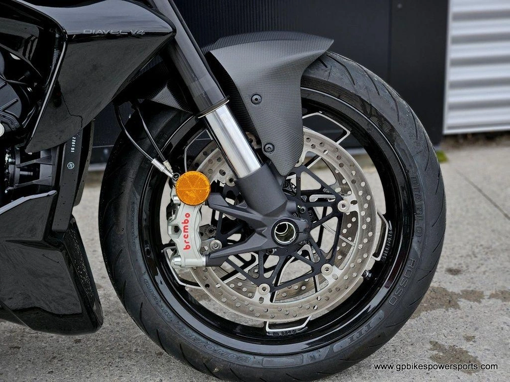 2023 Ducati Diavel V4 Thrilling Black