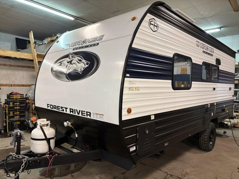 Cherokee Wolf Pup 16 Fqw 2027