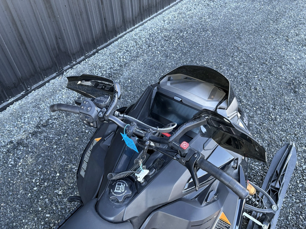 2025 Ski-doo Mxz X-rs W/ Competition Pkg 850 E-tec Turbo R Ripsaw Ii 2-ply 1.25" Shot W/ 10.25" Touchscreen
