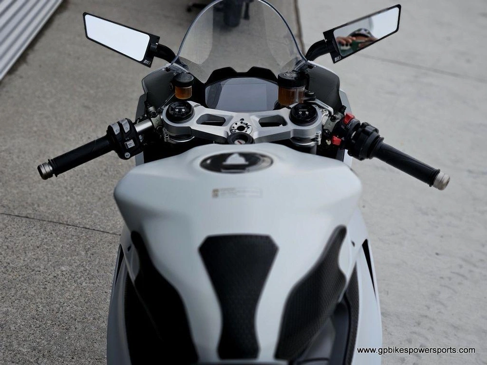 2021 Ducati Panigale V2 White Rosso Livery