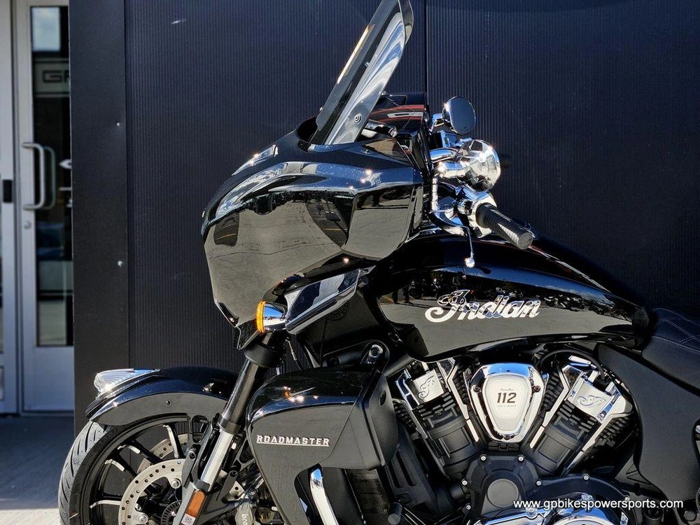 2026 Indian Motorcycle Roadmaster® Powerplus Limited 112 W/powerband A Black Metallic