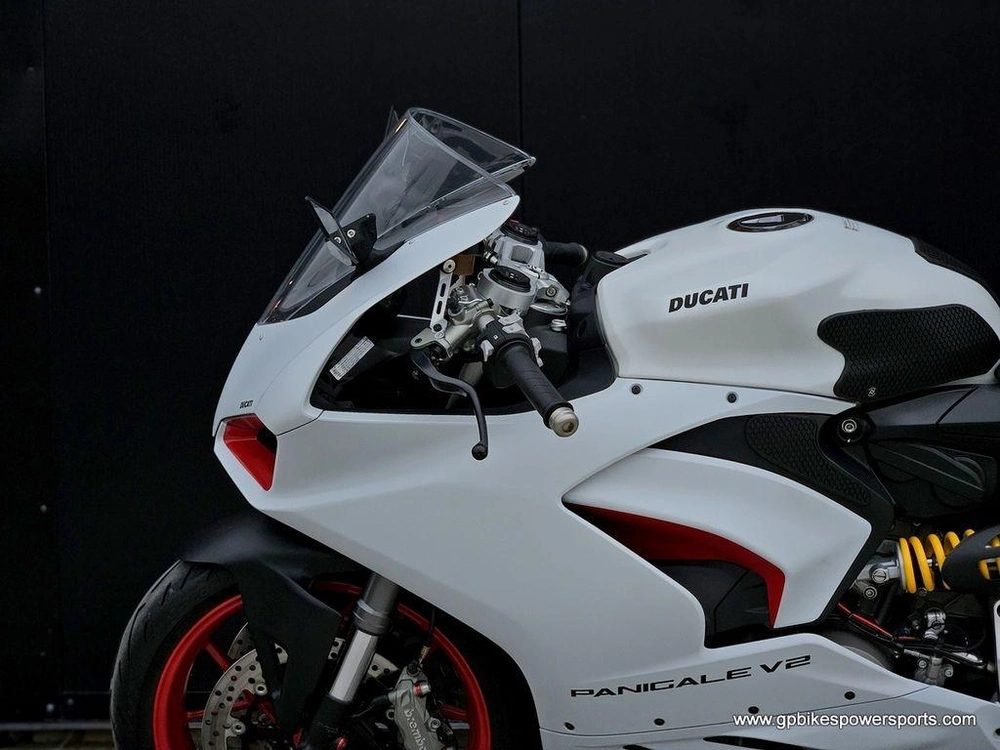 2021 Ducati Panigale V2 White Rosso Livery