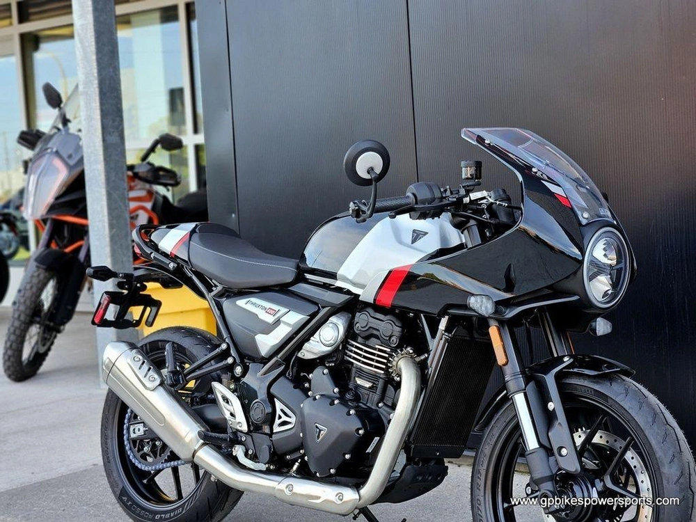 2026 Triumph Thruxton 400 Black/silver